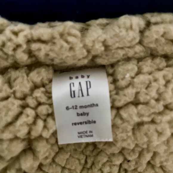 Gap Baby Reversible Puffer Sherpa Vest (Red) Sz: 6-12 months - Picture 6 of 7